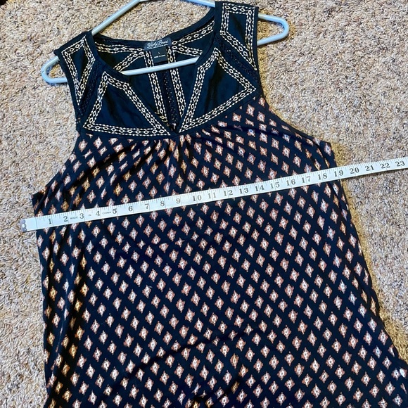 Lucky Brand Black Embroidered Sleeveless V-neck Top. Women’s L. - Picture 10 of 10